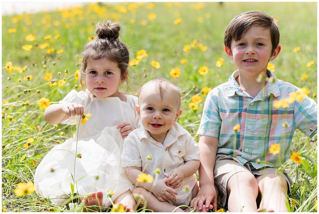 Spring portraits in a flower field 