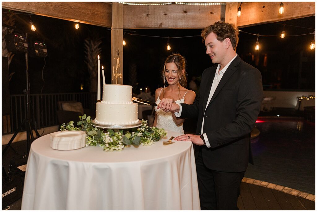 Cake cutting photos 
